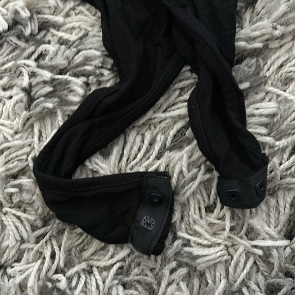 Black Prettylittlething one sleeve bodysuit - Picture 2 of 4